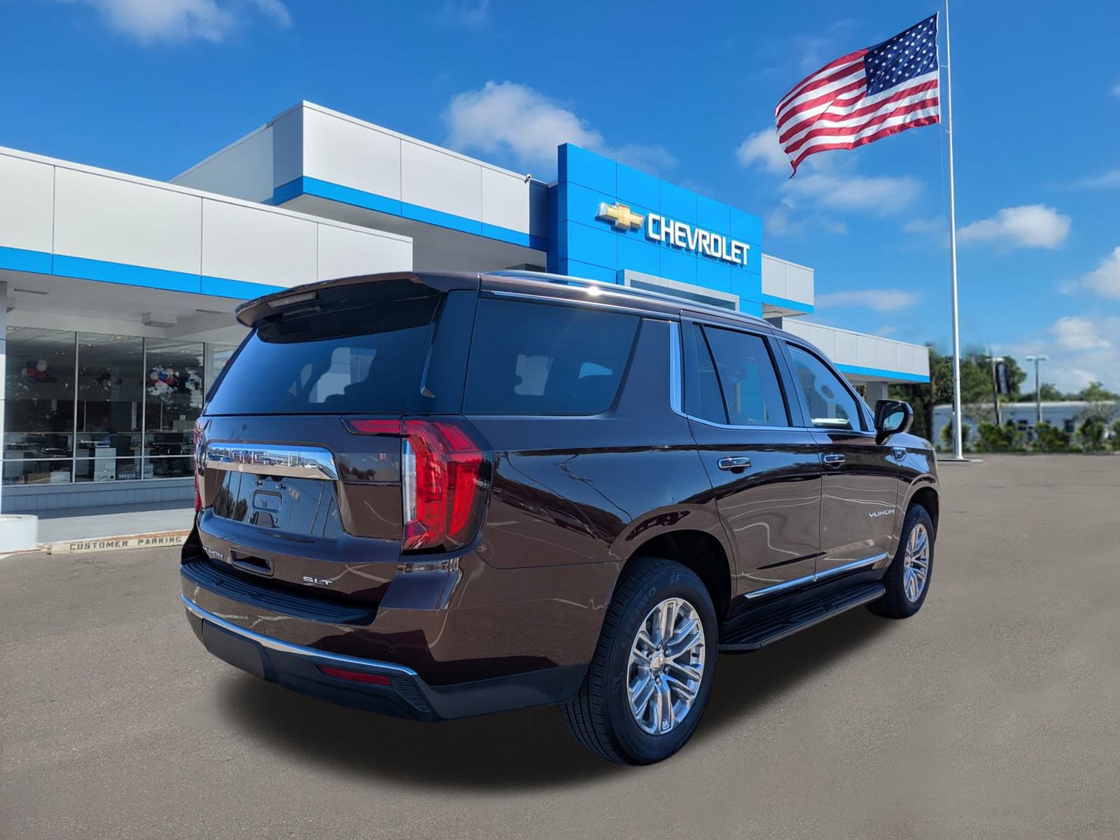 Used 2023 GMC Yukon SLT w/ Max Trailering Package image 4