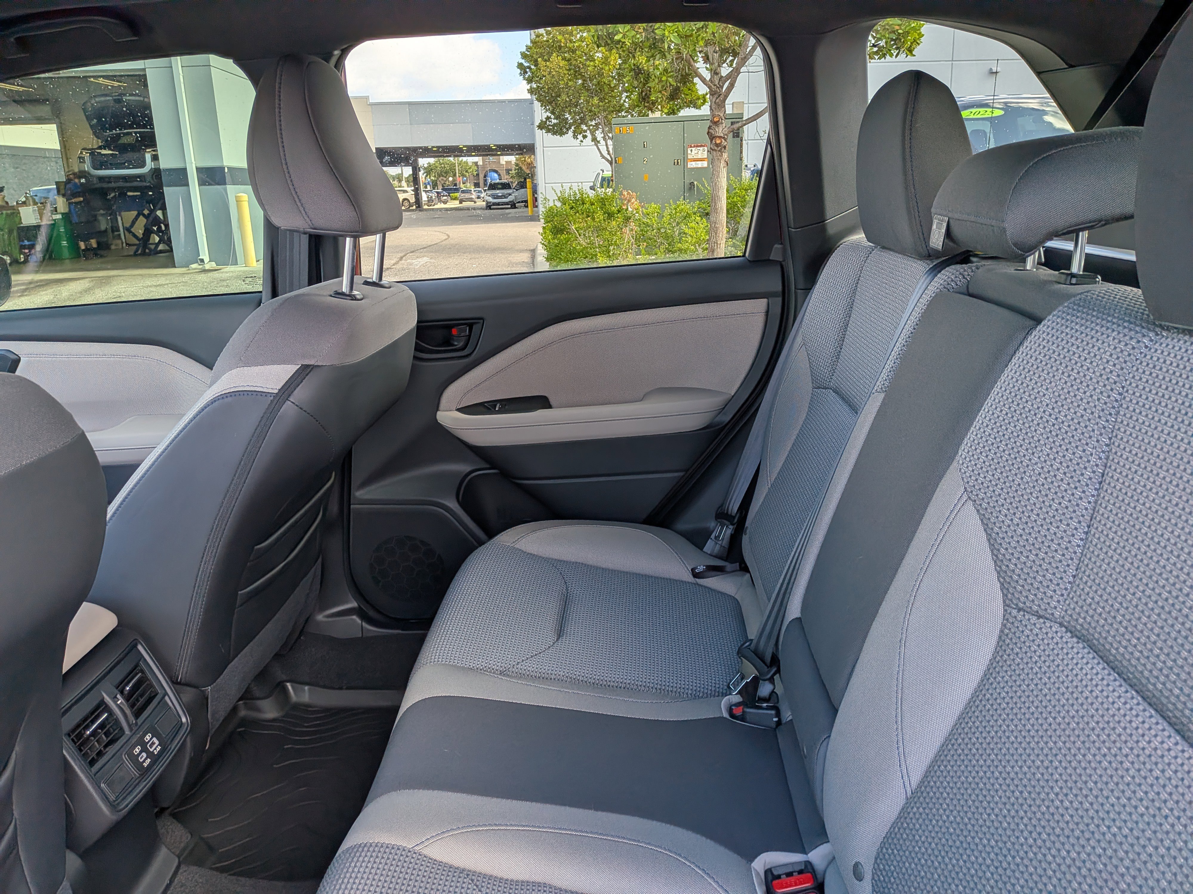 Certified 2025 Subaru Forester Premium w/ Convenience Package #1 AWD/4WD image 15