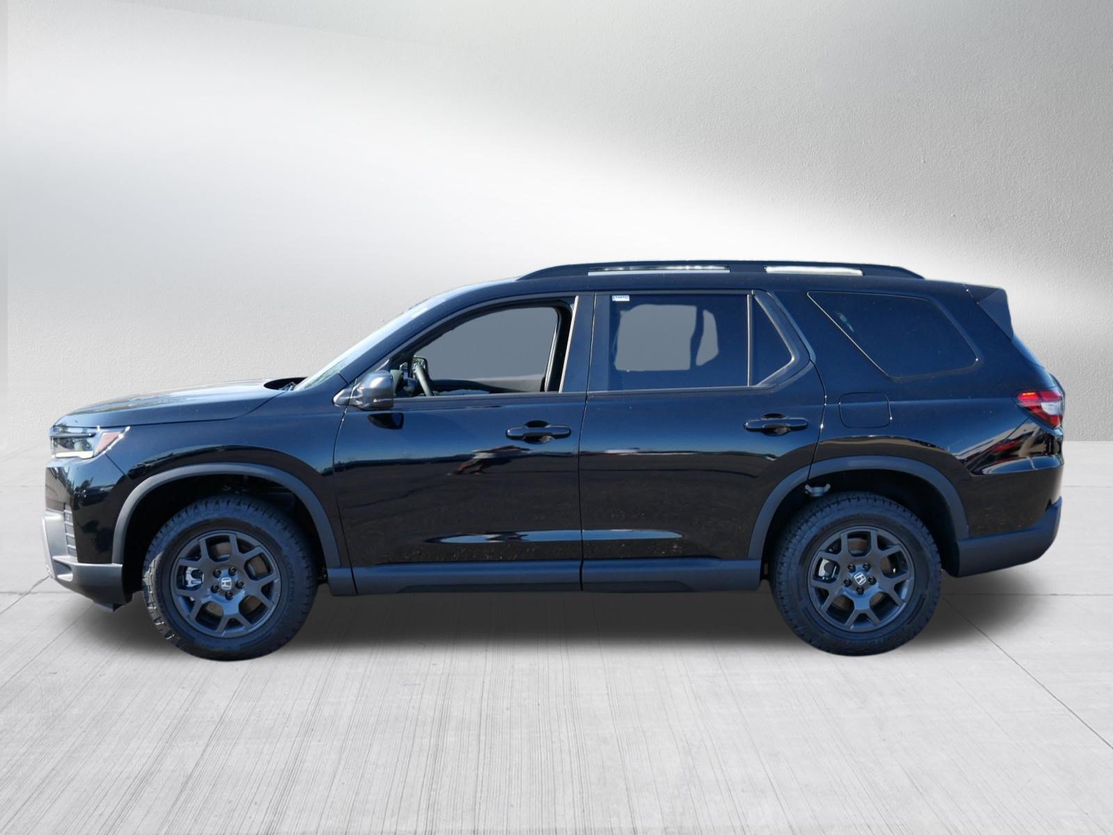 Certified 2026 Honda Pilot TrailSport image 4
