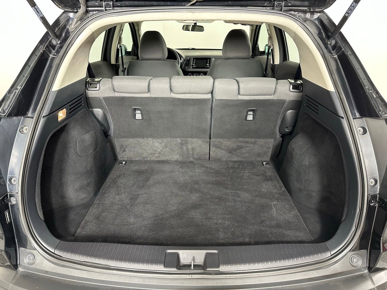 Used 2019 Honda HR-V LX image 24