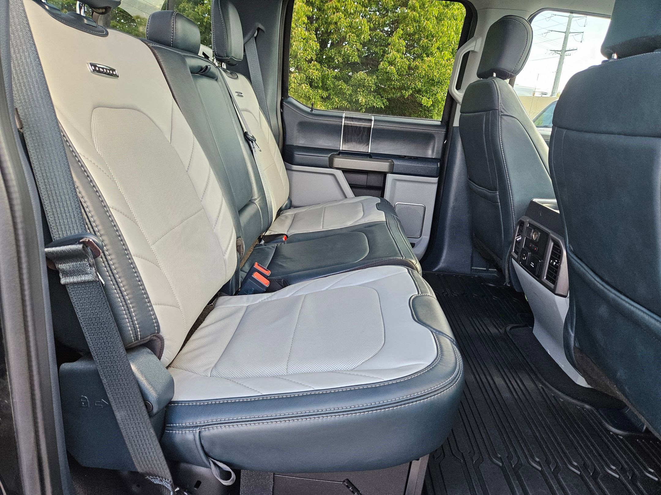 Used 2022 Ford F350 Limited AWD/4WD image 34