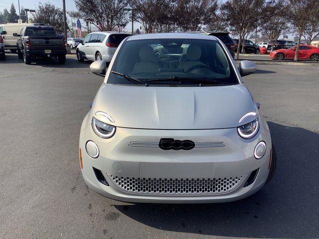 New 2025 FIAT 500 e image 4