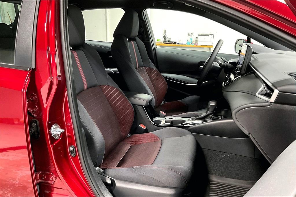 Used 2025 Toyota Corolla SE image 10