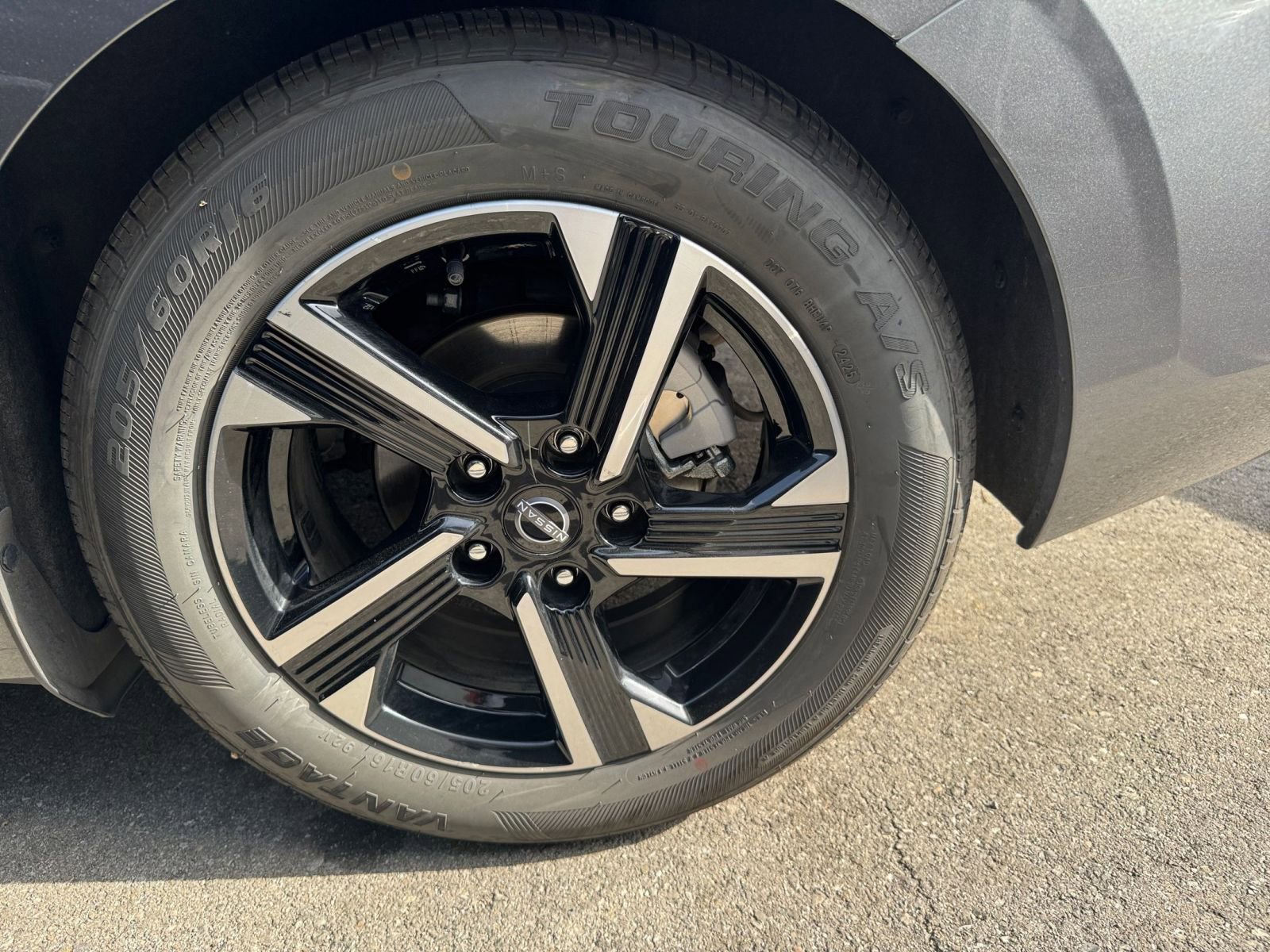 Used 2025 Nissan Sentra SV image 28