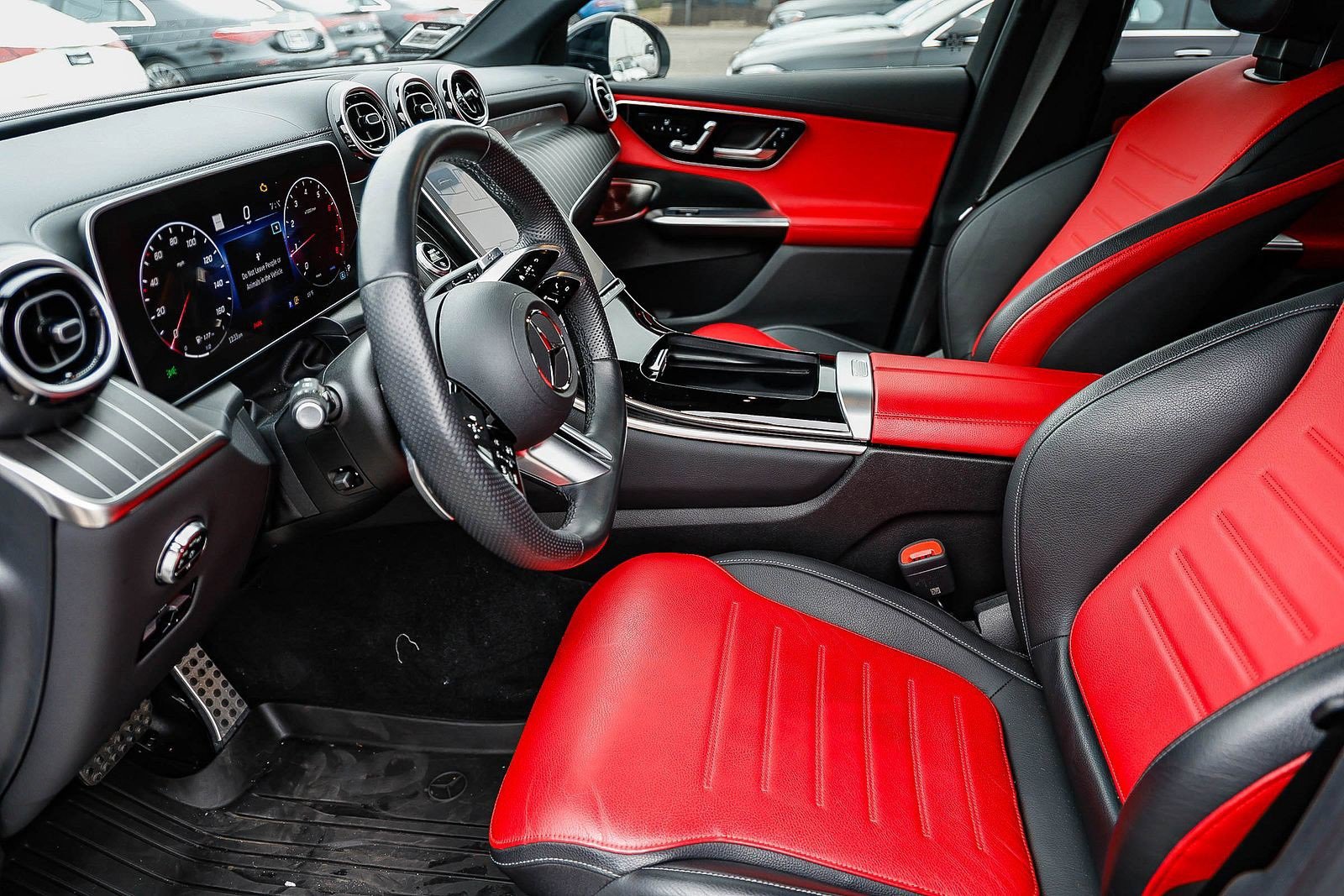 Used 2023 Mercedes-Benz GLC 300 4MATIC image 5