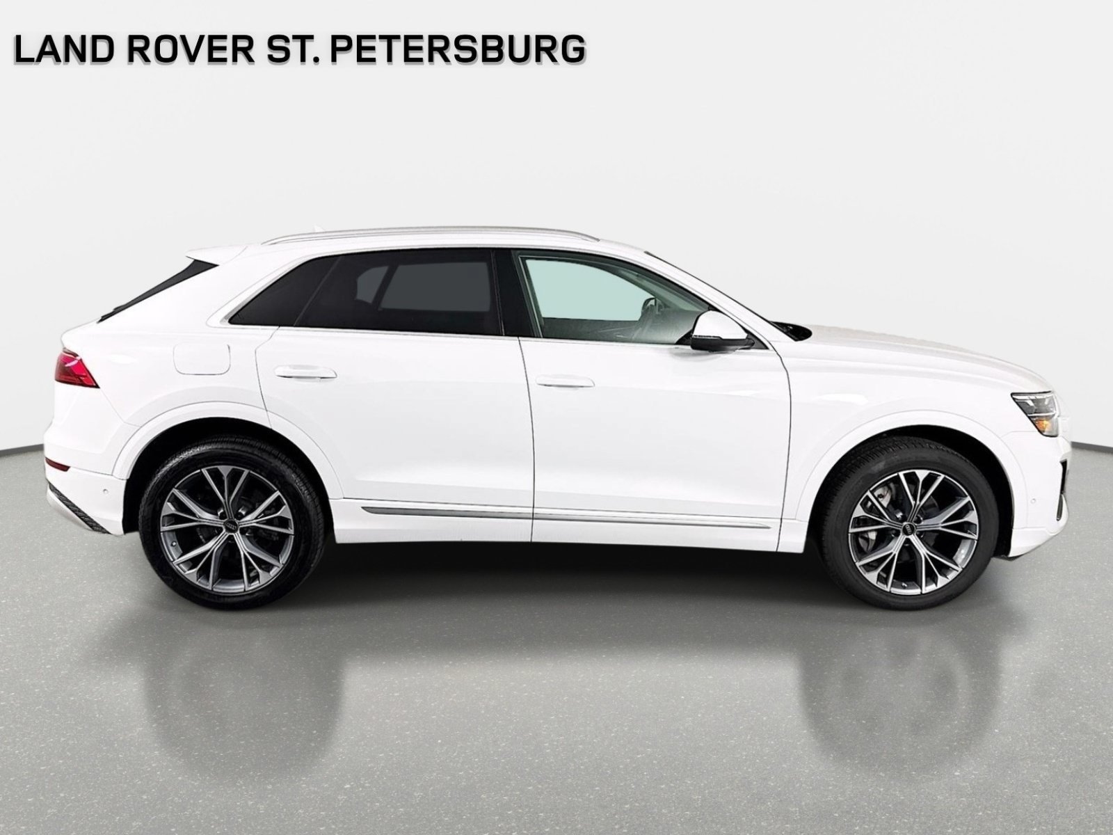 Used 2025 Audi Q8 Premium Plus AWD/4WD image 4