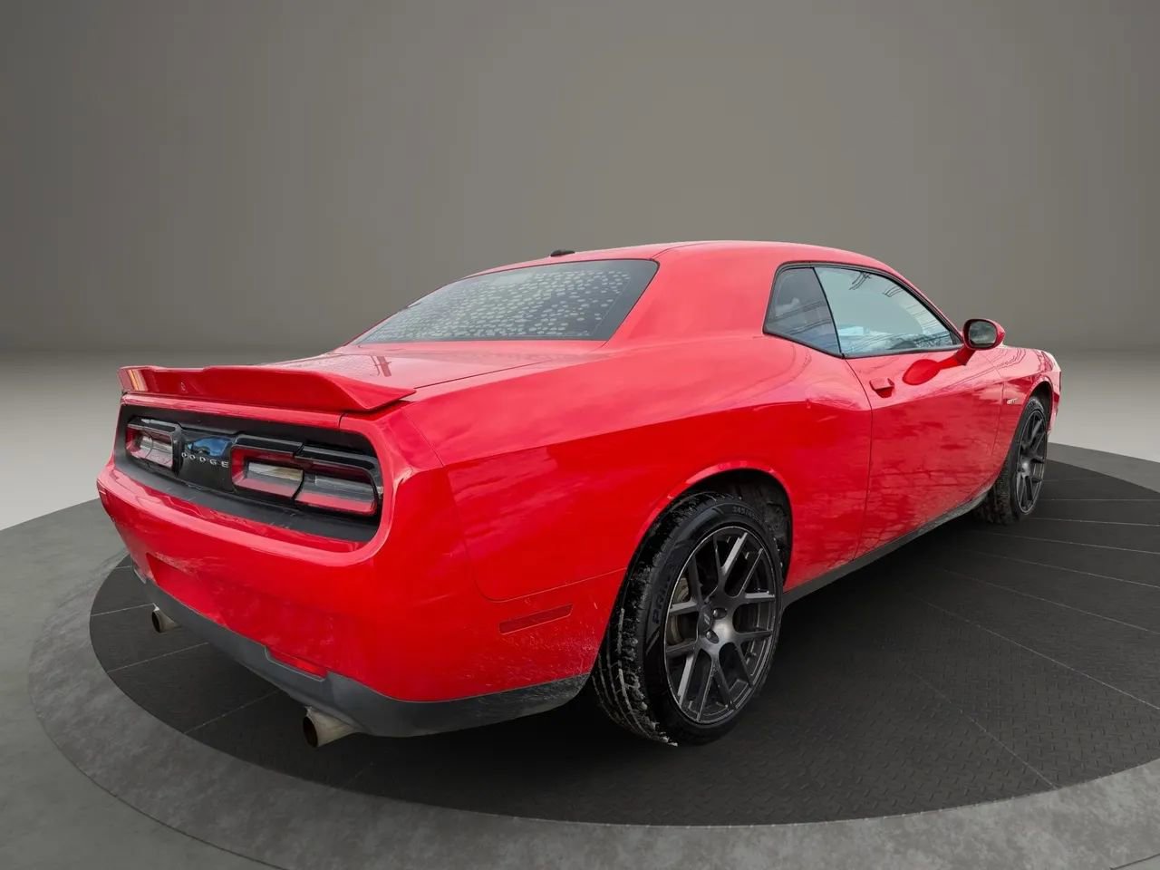 Used 2018 Dodge Challenger R/T RWD image 5