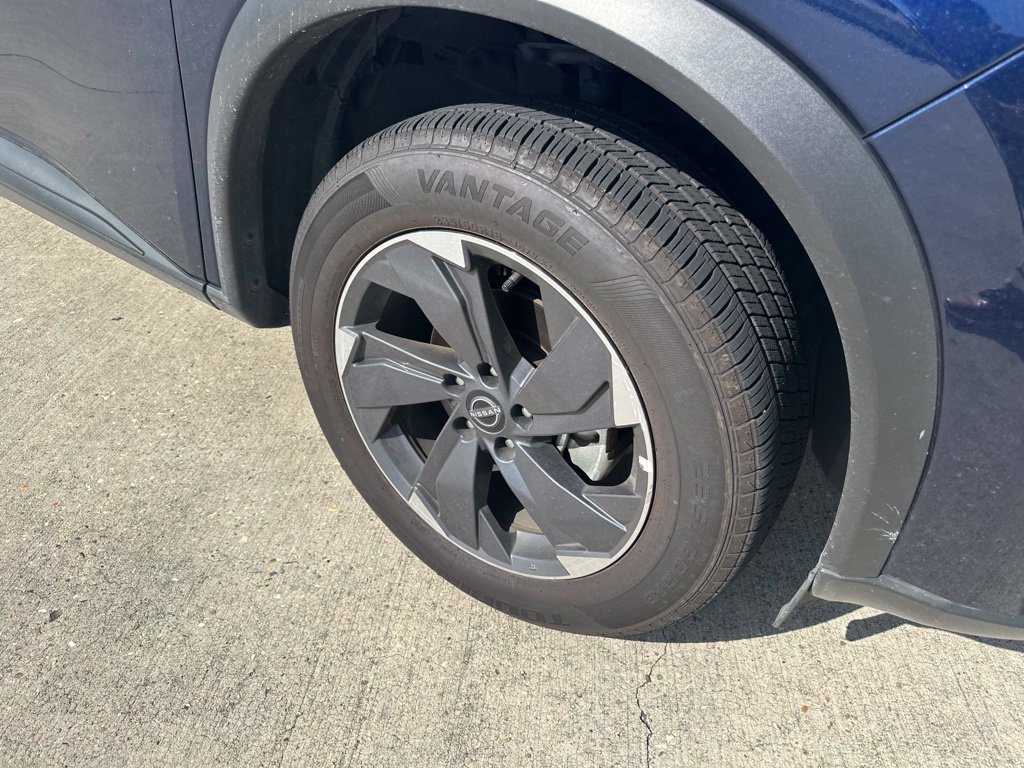 Used 2025 Nissan Rogue SV FWD image 36