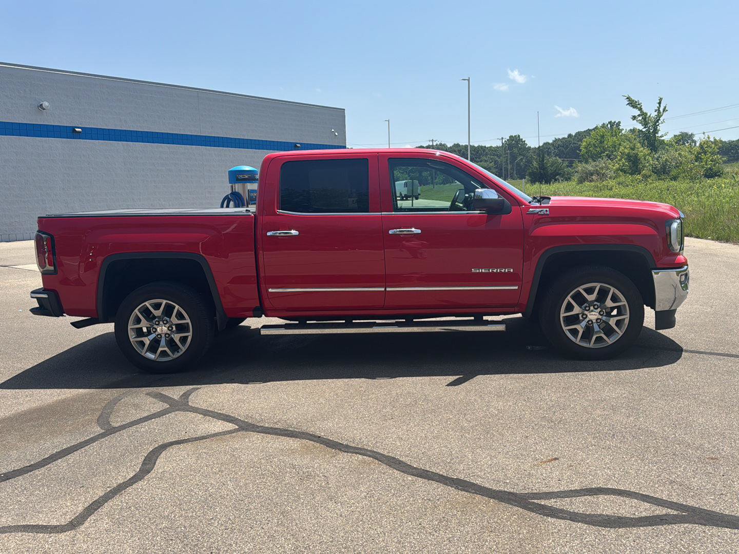 Used 2018 GMC Sierra 1500 SLT w/ SLT Premium Package AWD/4WD image 6