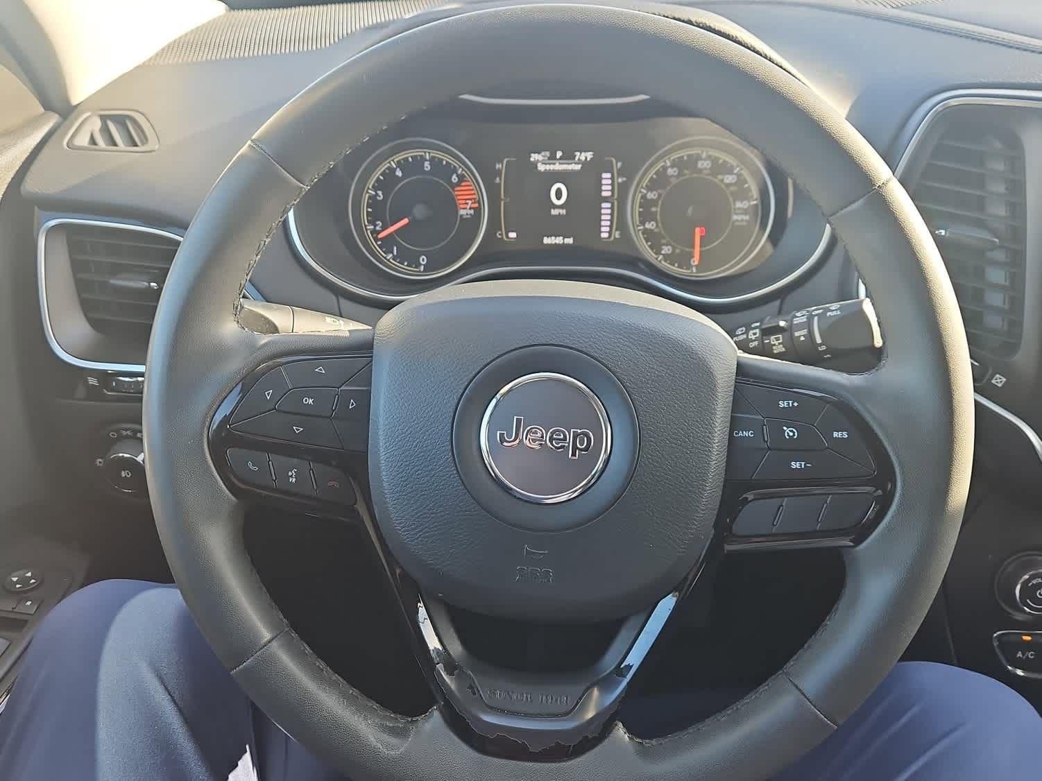 Used 2020 Jeep Cherokee Latitude Plus image 15