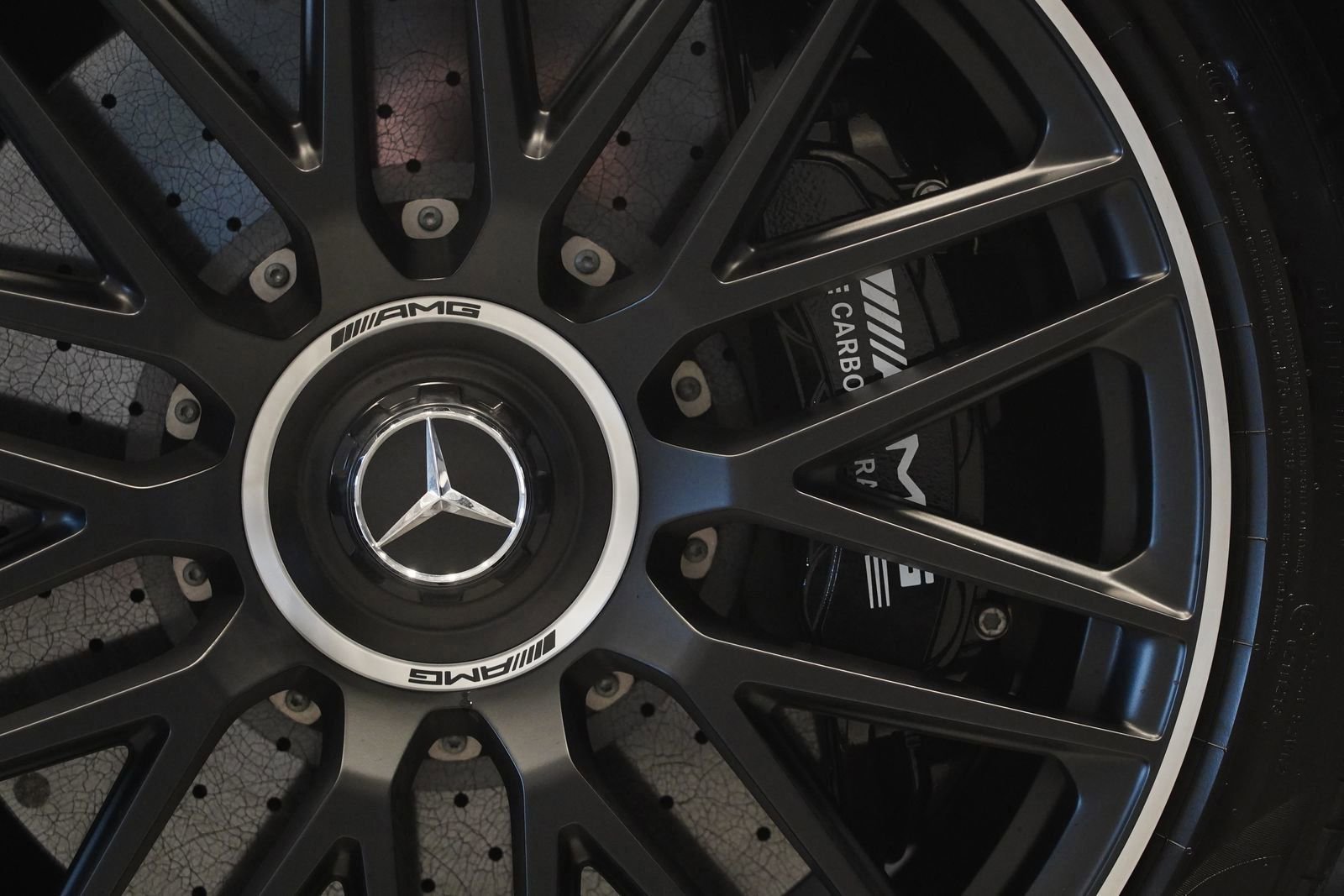 Used 2025 Mercedes-Benz SL 63 AMG S e Performance 4MATIC image 12