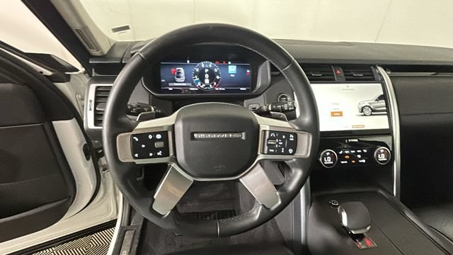 Used 2024 Land Rover Discovery S AWD/4WD image 14