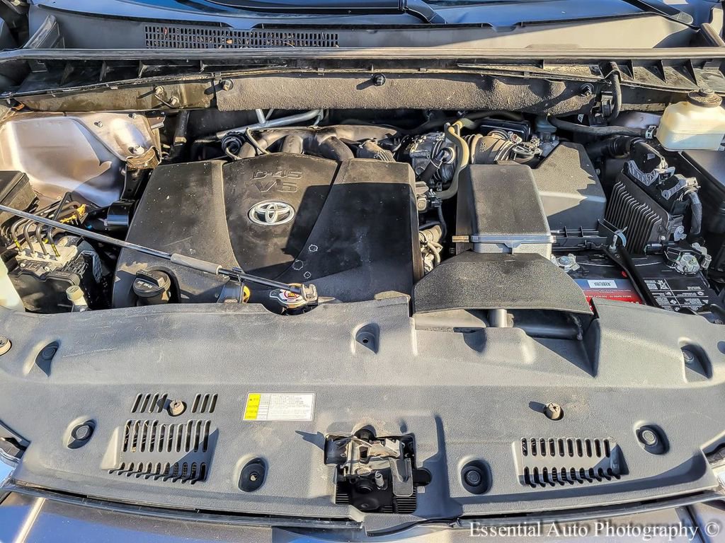 Used 2019 Toyota Highlander XLE AWD/4WD image 37