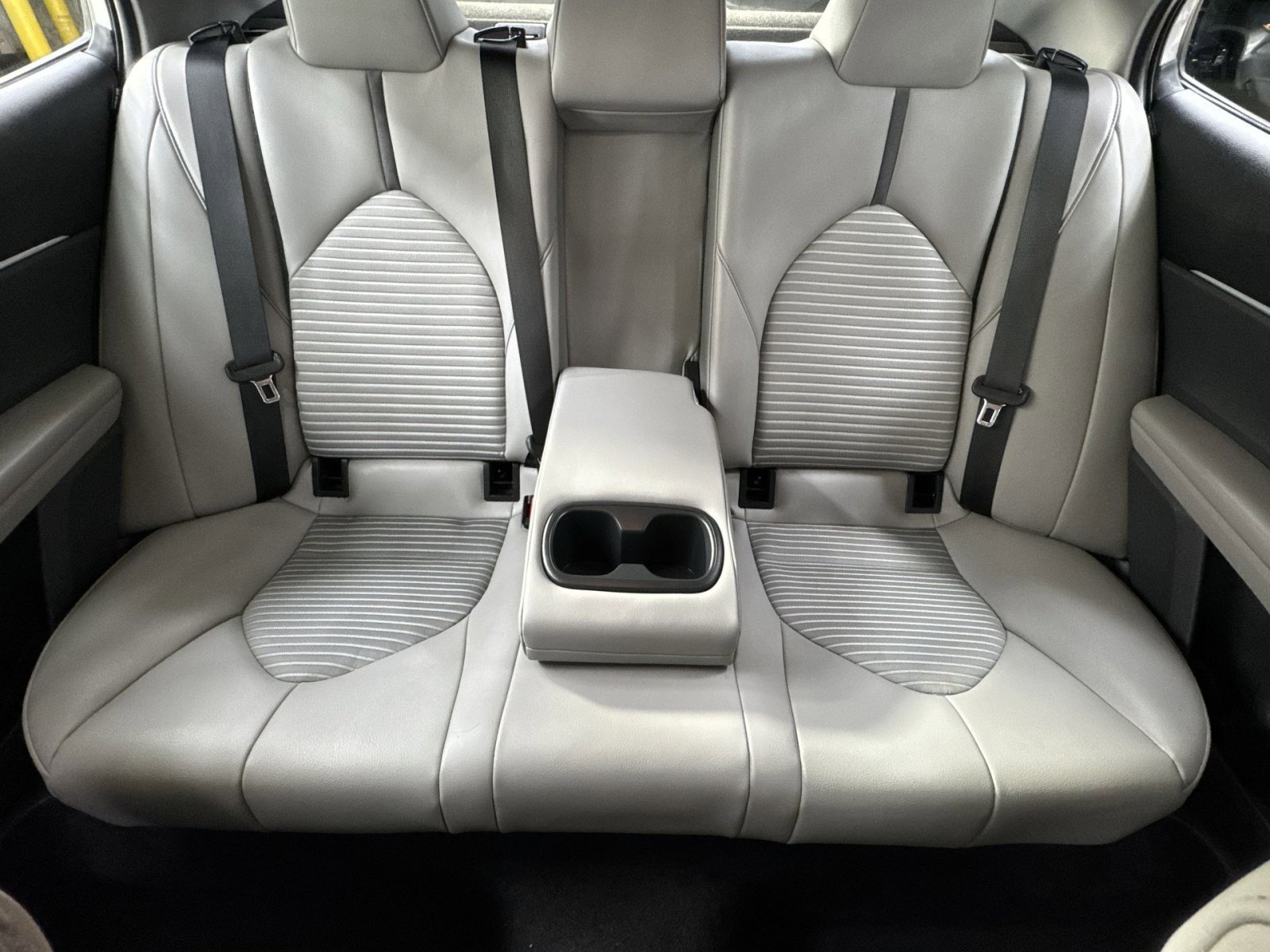 Used 2022 Toyota Camry SE image 5