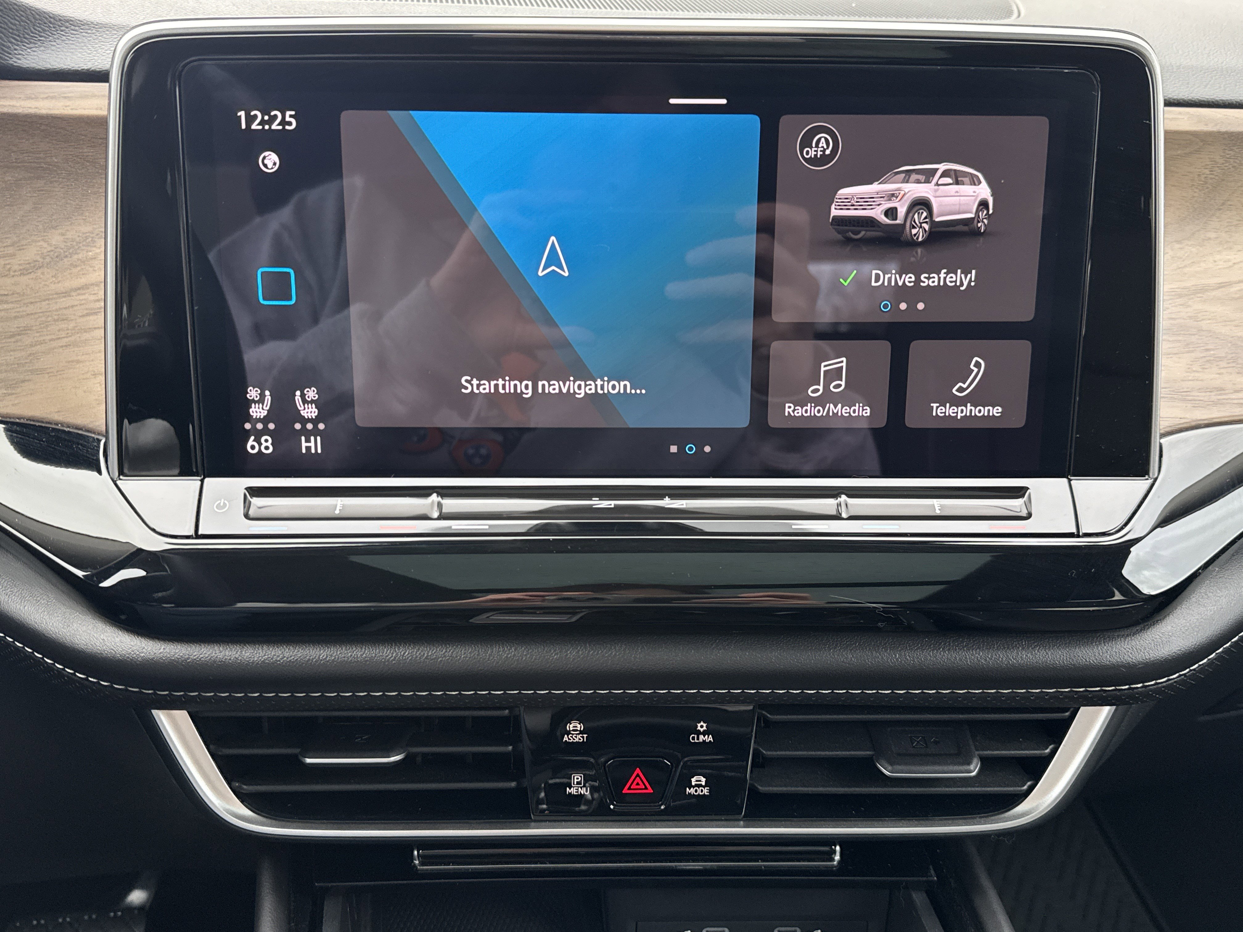 Certified 2024 Volkswagen Atlas SE w/ Panoramic Sunroof Package image 12