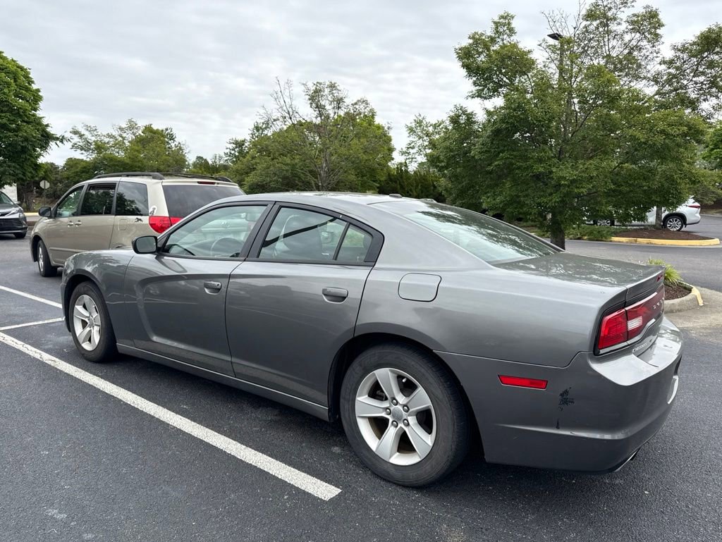 Used 2012 Dodge Charger SXT RWD image 3