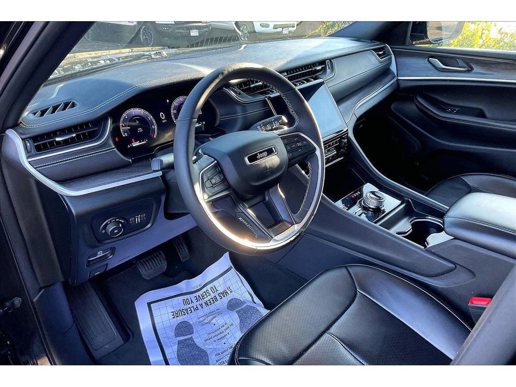 Used 2024 Jeep Grand Cherokee L Limited w/ Luxury Tech Group II image 14