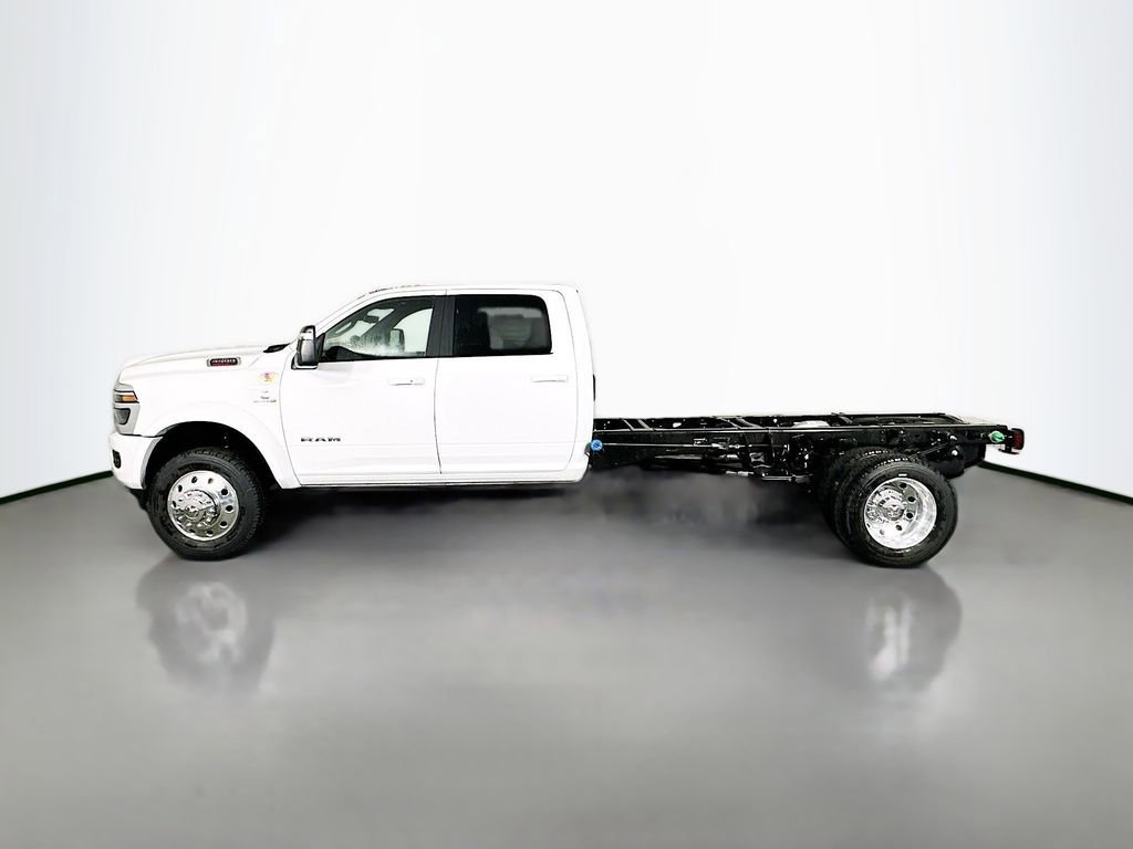 New 2026 RAM 4500 4x4 Crew Cab DRW w/ Laramie Trim Package image 4