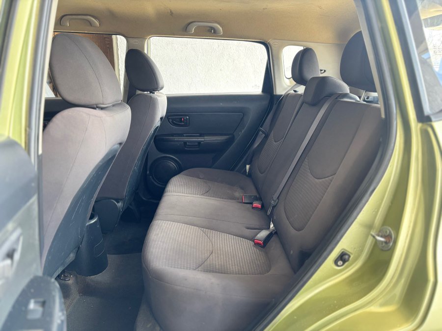 Used 2012 Kia Soul FWD image 11
