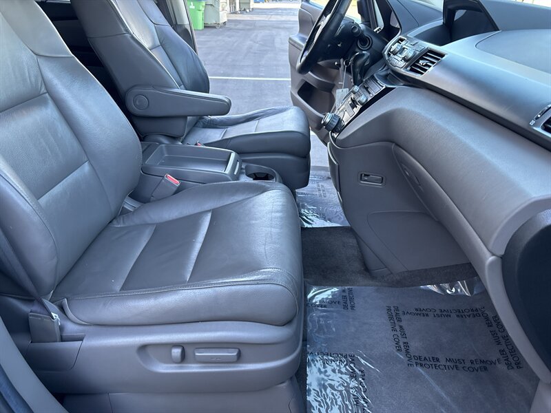 Used 2012 Honda Odyssey Touring Elite image 32