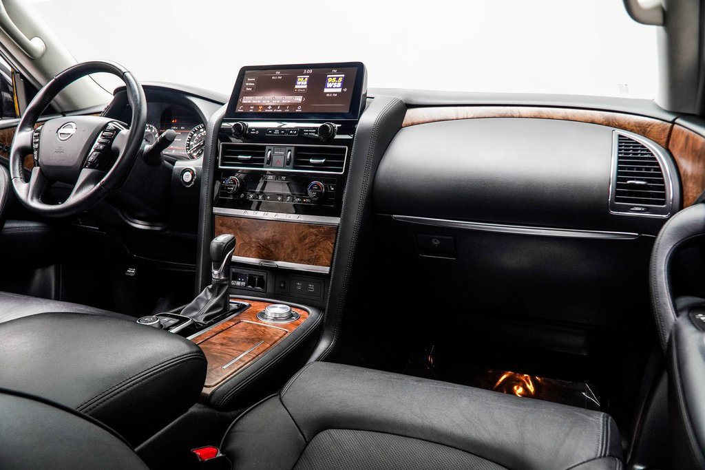 Used 2024 Nissan Armada SL image 16