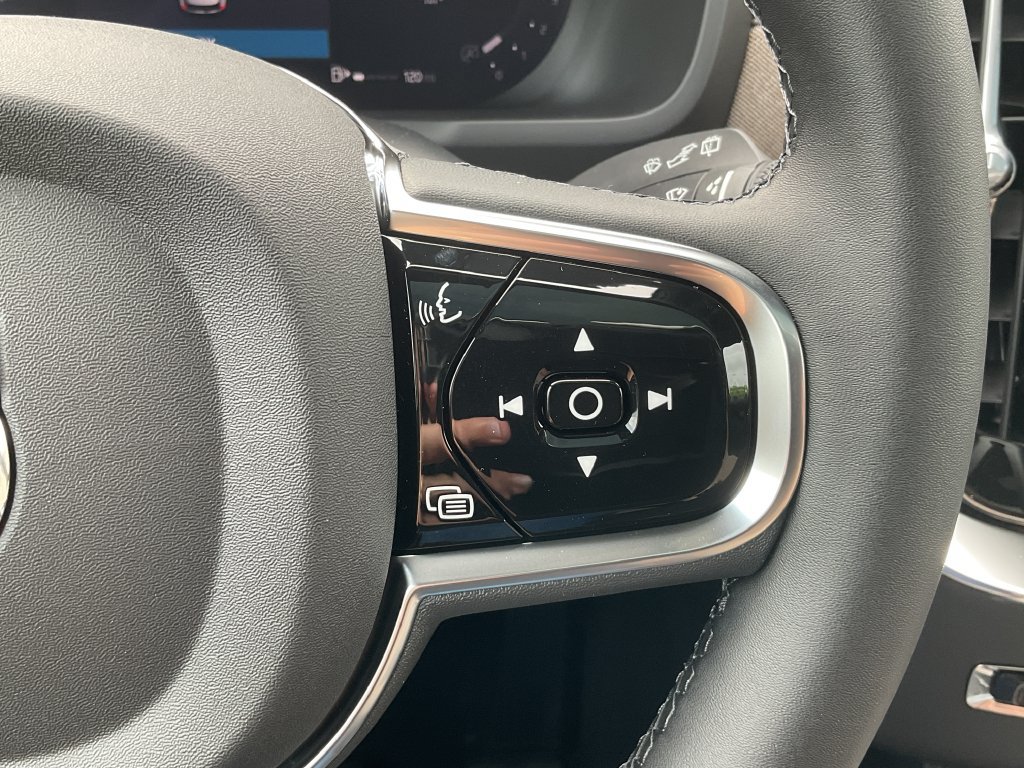 New 2027 Volvo XC90 B5 Core AWD/4WD image 24