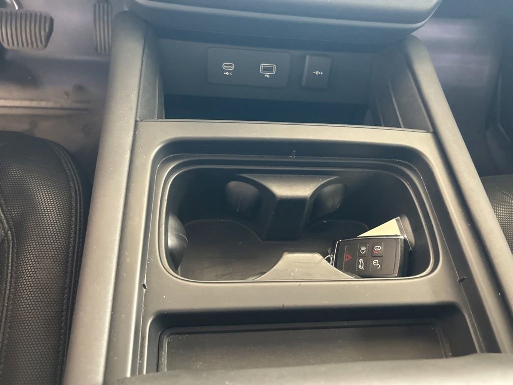 Used 2024 Land Rover Defender 130 X-Dynamic SE image 49