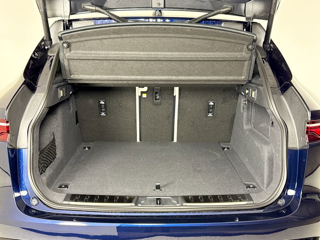 Used 2025 Jaguar F-PACE R-Dynamic S image 25