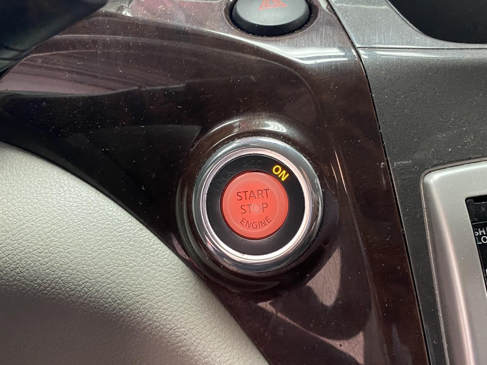 Used 2015 Nissan Quest SV FWD image 21