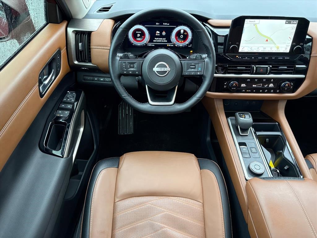 Used 2025 Nissan Pathfinder Platinum image 23