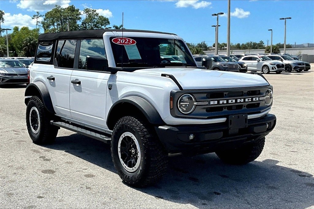 Used 2023 Ford Bronco Big Bend w/ Sasquatch Package image 2