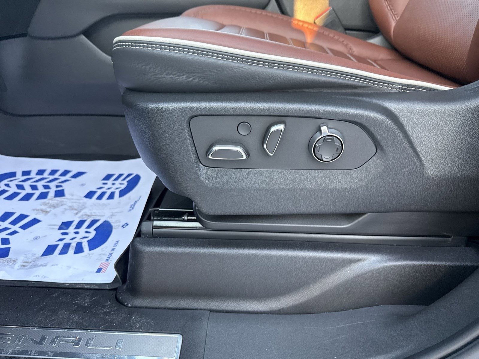 Used 2023 GMC Yukon XL Denali Ultimate image 14