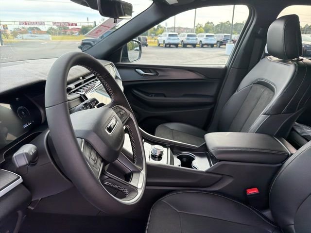 New 2025 Jeep Grand Cherokee Altitude RWD image 8