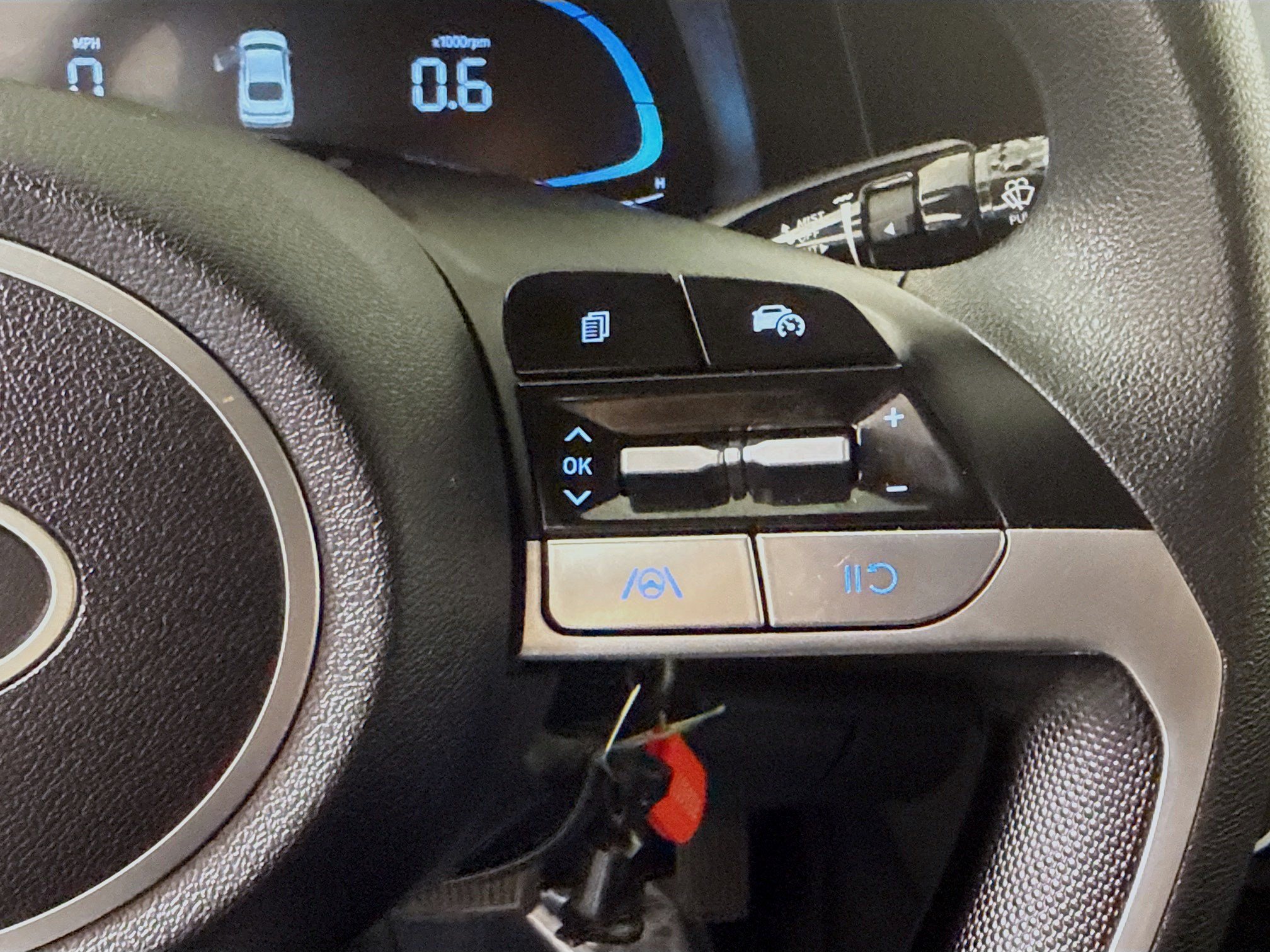 Used 2024 Hyundai Elantra SE FWD image 15