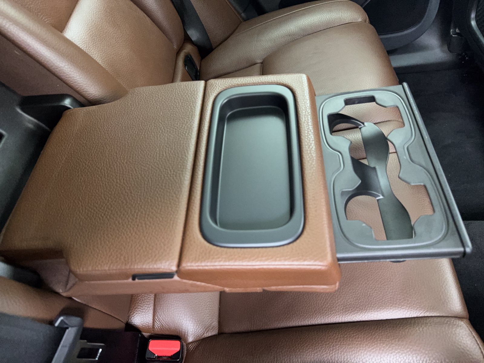 Used 2019 Volvo XC60 T5 Momentum w/ Multimedia Package FWD image 40