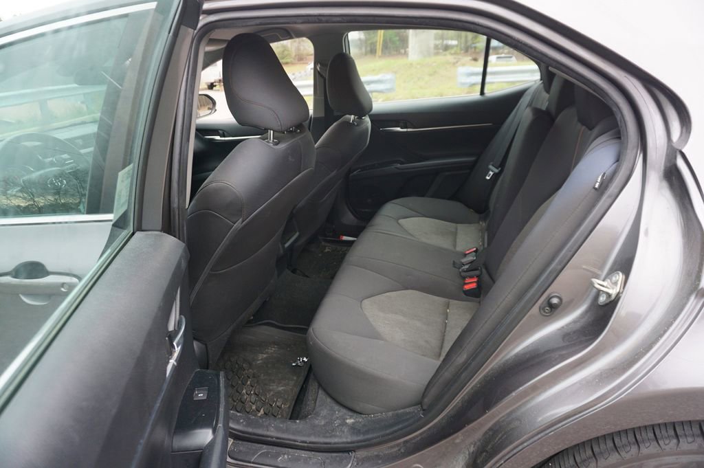Used 2020 Toyota Camry LE image 13
