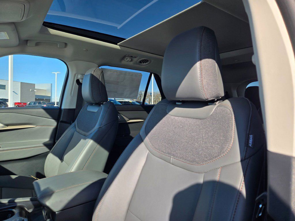 New 2026 Ford Explorer Active w/ Active Comfort Package image 24