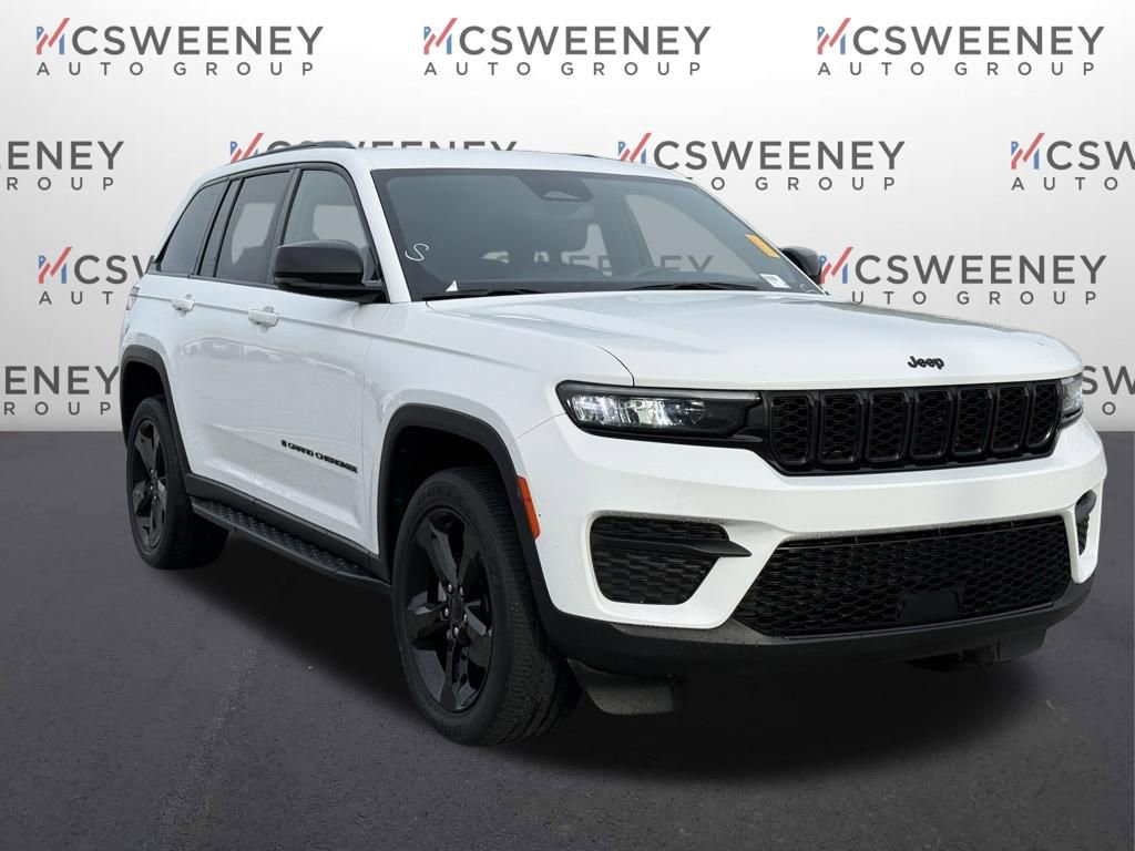 Used 2023 Jeep Grand Cherokee Altitude RWD image 7