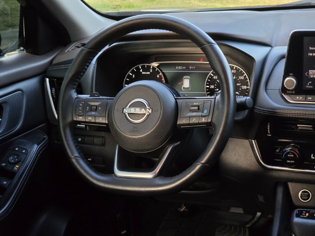Used 2023 Nissan Rogue SV w/ SV Premium Package AWD/4WD image 18