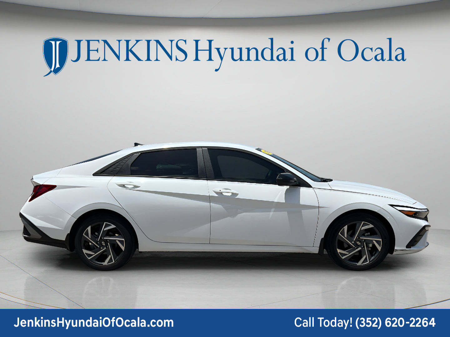 Certified 2025 Hyundai Elantra Sport w/ Cargo Package FWD image 2