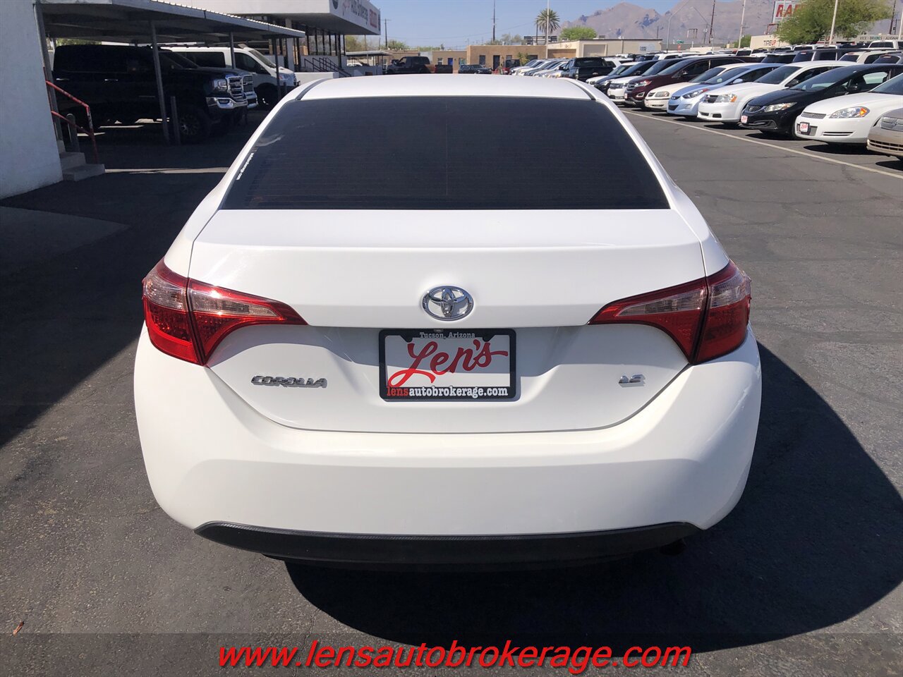 Used 2018 Toyota Corolla LE FWD image 7