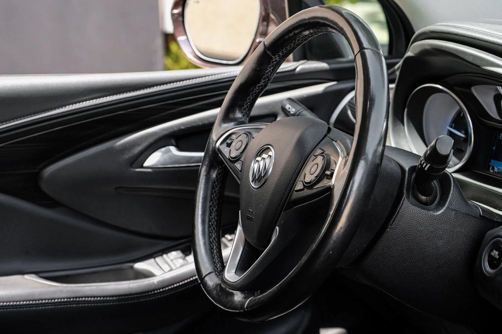 Used 2020 Buick Envision Essence AWD/4WD image 13