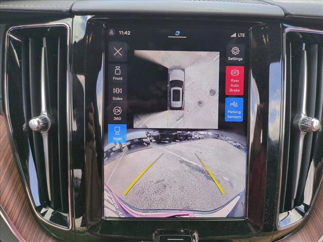Used 2024 Volvo XC60 B5 Ultimate w/ Protection Package Premier image 13