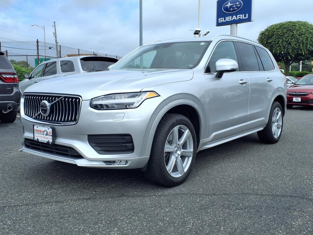 Used 2022 Volvo XC90 T6 Momentum image 3