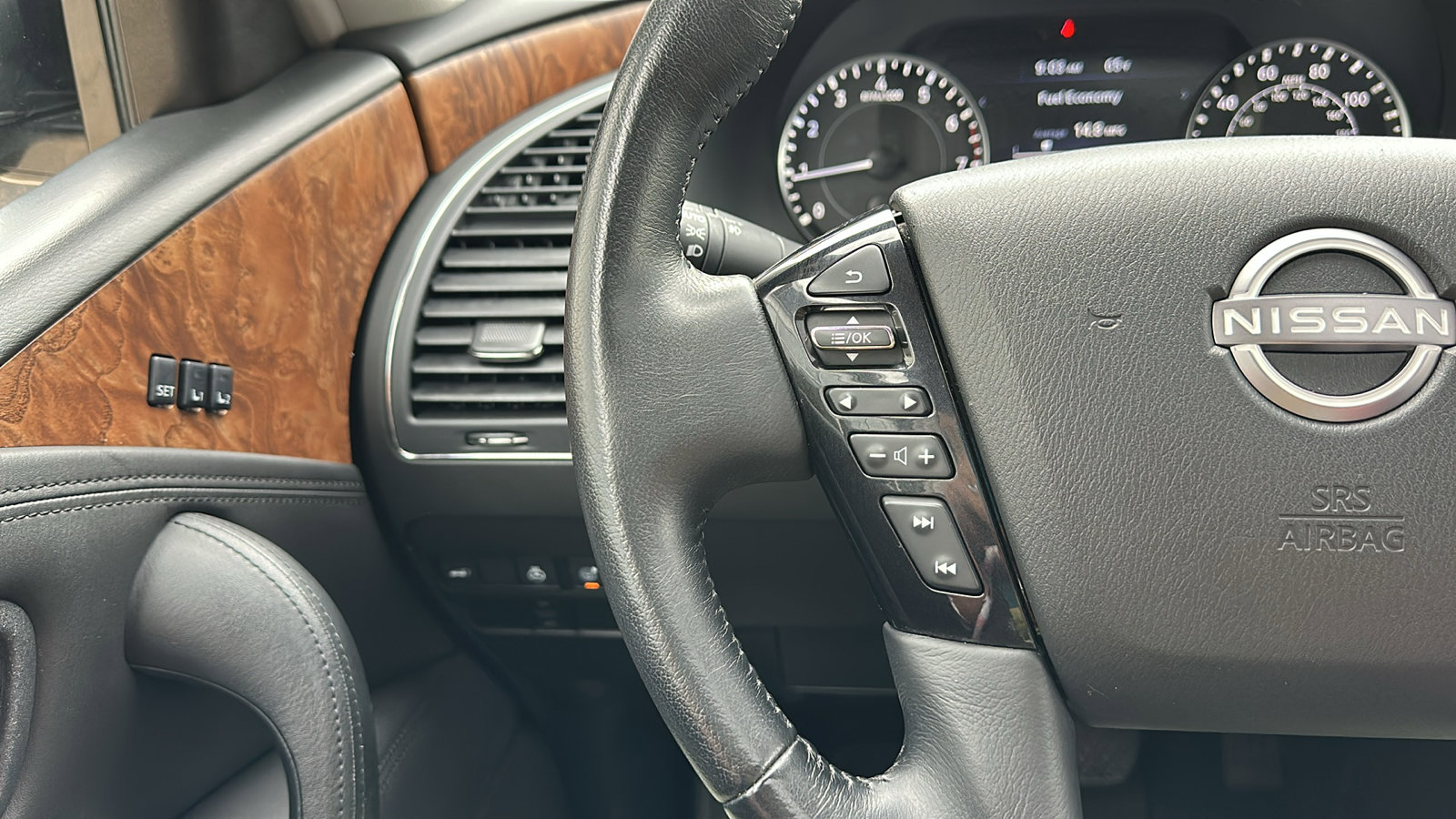 Certified 2023 Nissan Armada SL image 16