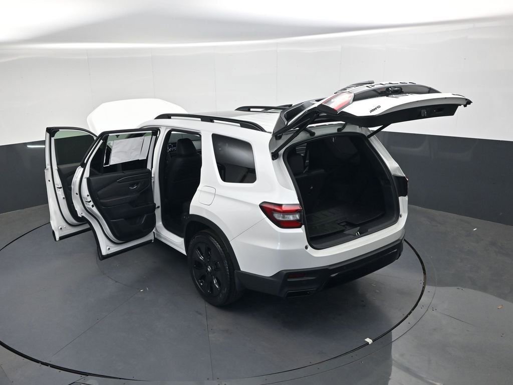 New 2026 Honda Pilot Black Edition image 15