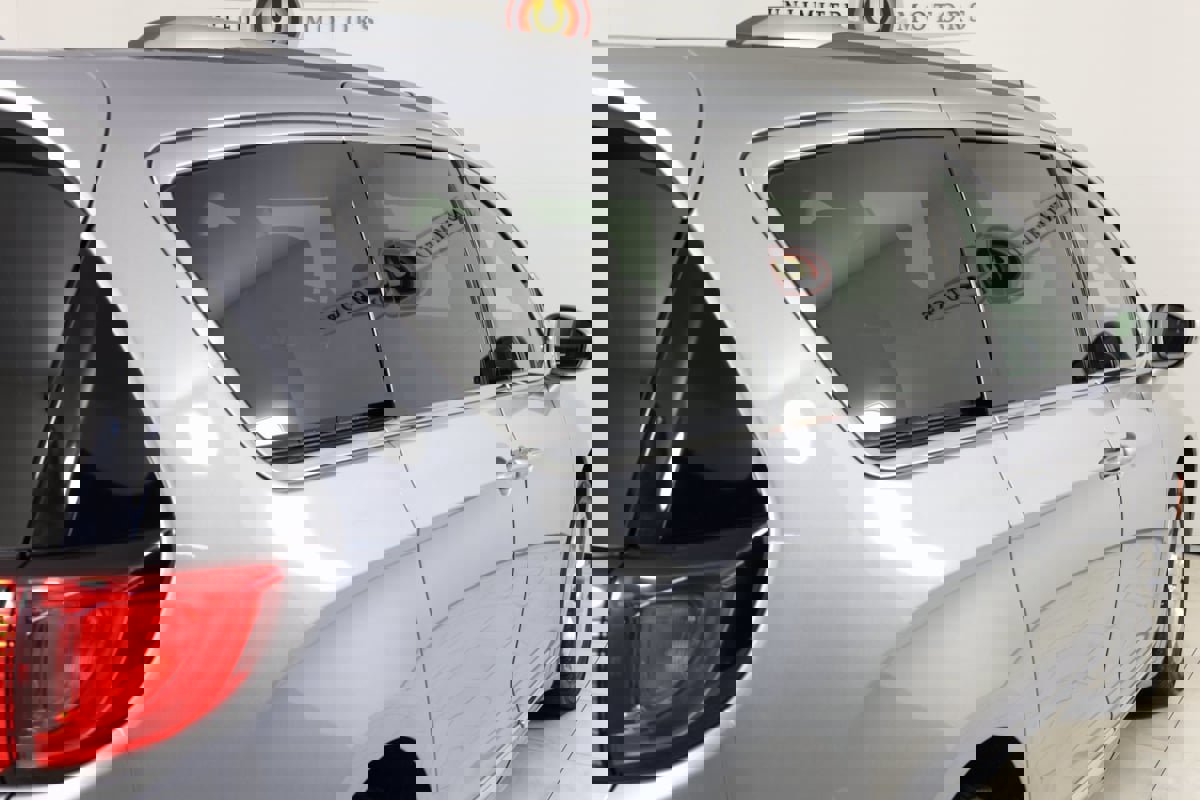 Used 2019 Chrysler Pacifica Limited image 47