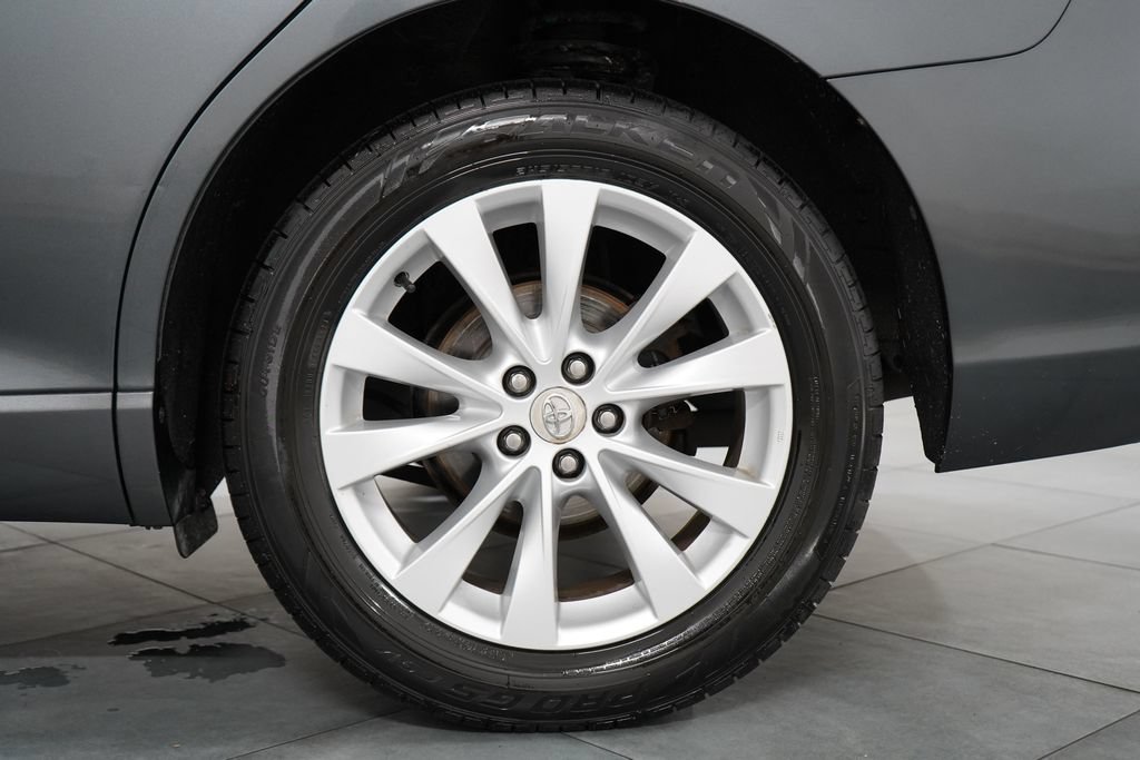 Used 2013 Toyota Venza LE FWD image 32
