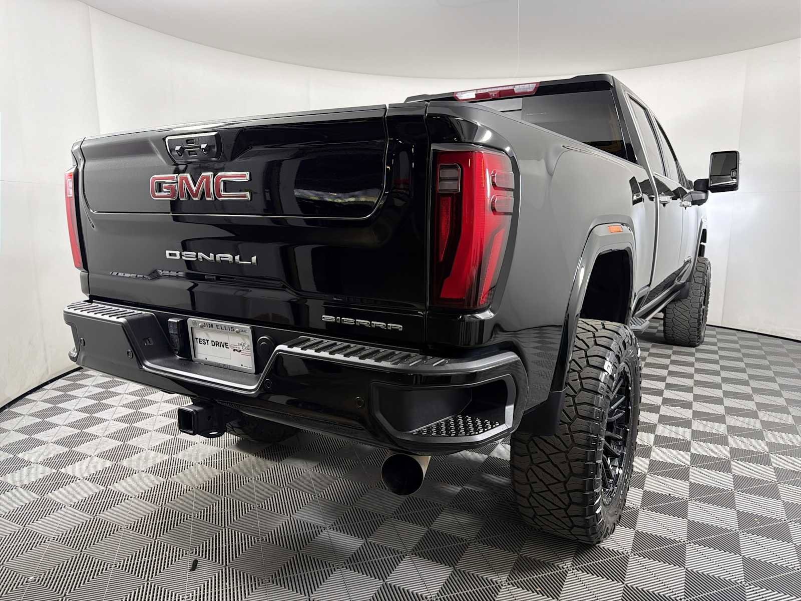 Certified 2024 GMC Sierra 2500 Denali image 6