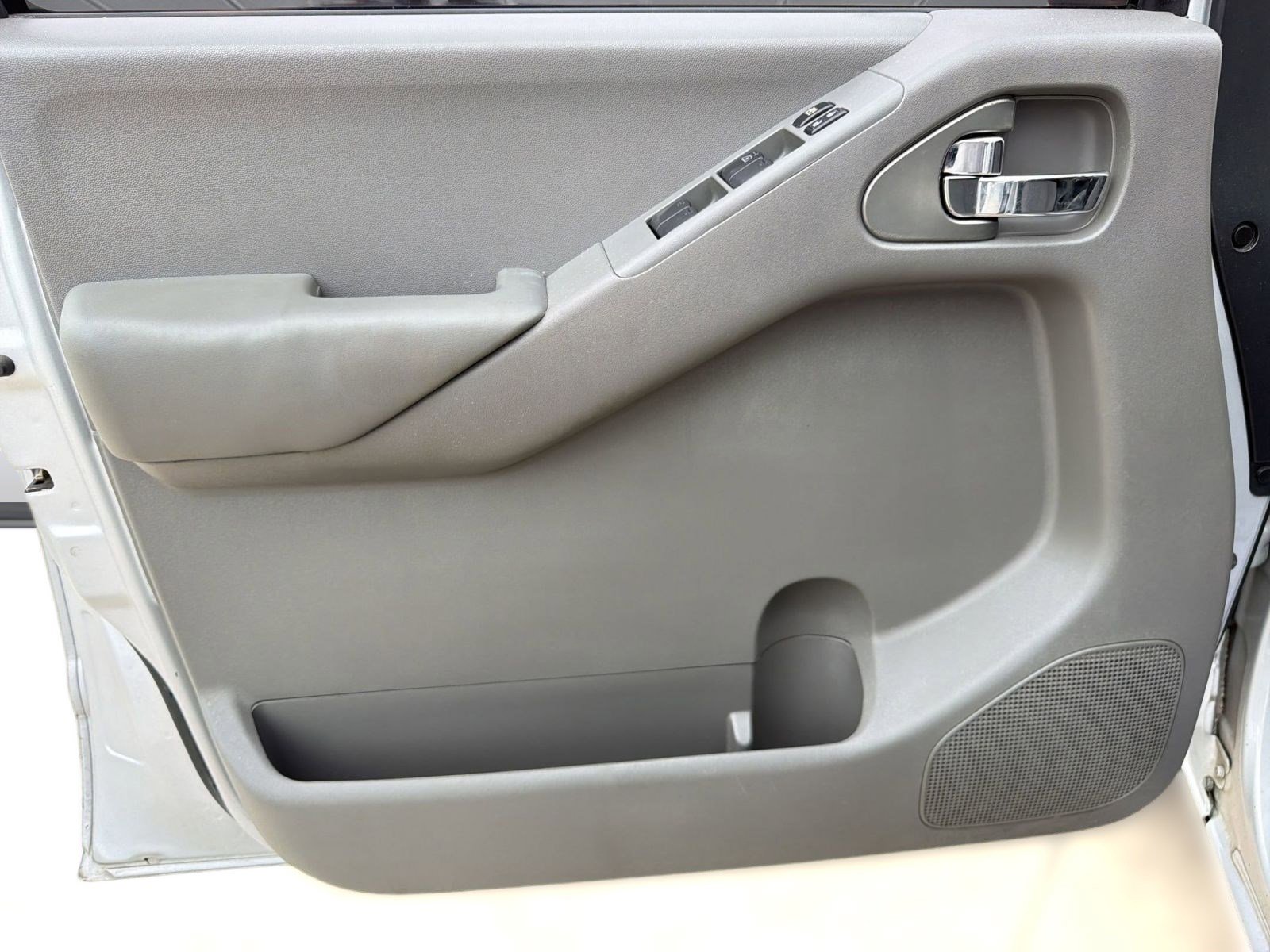 Used 2012 Nissan Frontier SV w/ SV Premium Utility Pkg RWD image 13